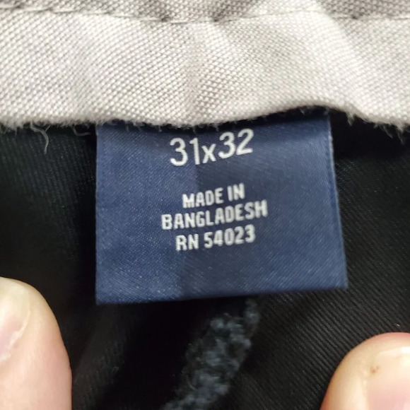 Gap Khakis Tailored Wrinkle Resistant Straight Fit Men's Black‎ Pants NWT 31x32 - Picture 6 of 10
